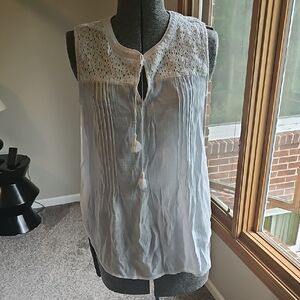Liz Claiborne Sleeveless Blouse Lace Detail